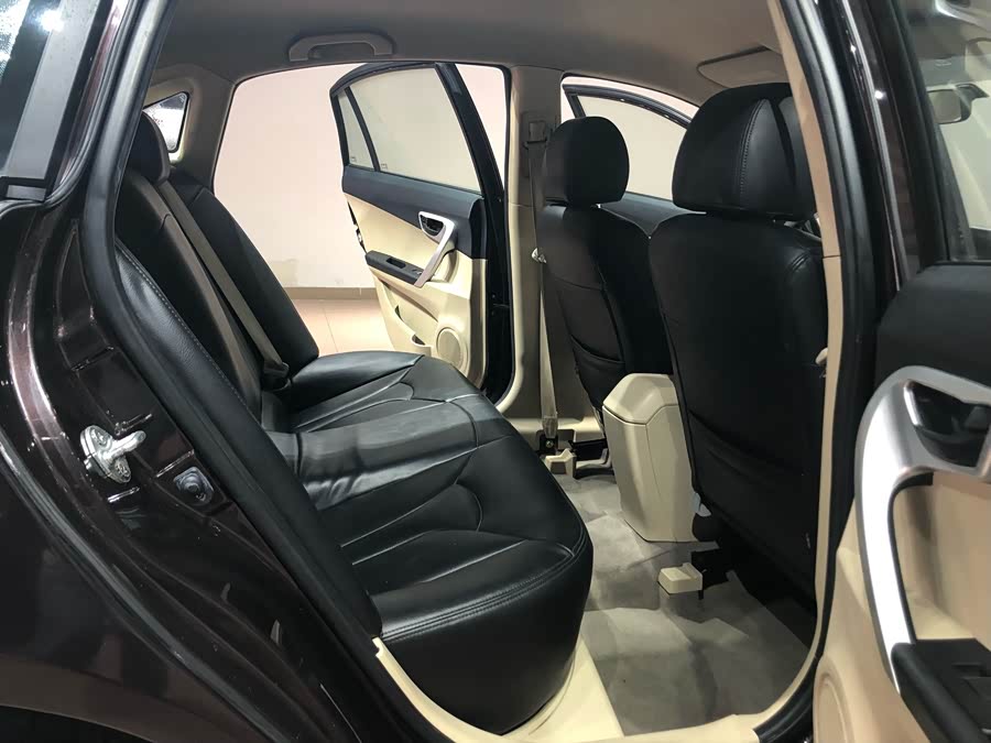 Soueast V6 Lingshi 2014 car image #6