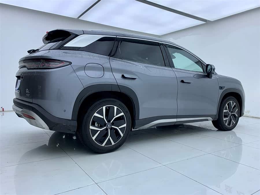 BYD SongL DM-i 2025 car image #6