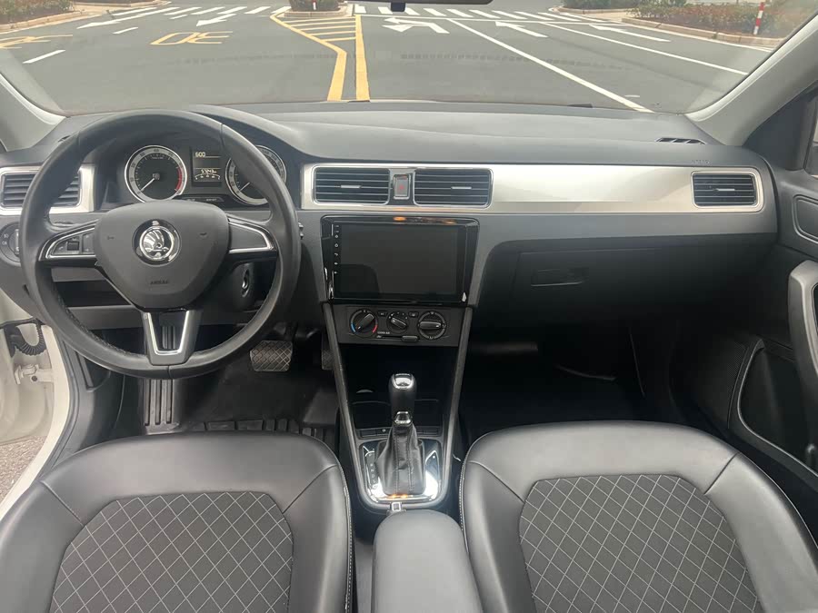 Skoda Rapid 2019 car image #6