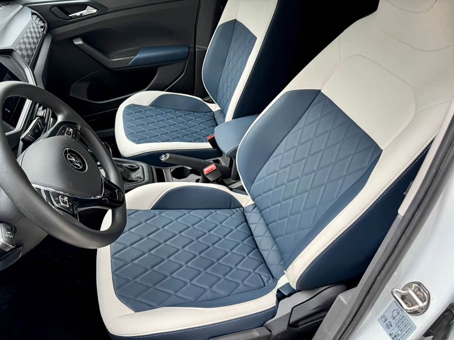 Volkswagen T-Cross 2023 car image #6