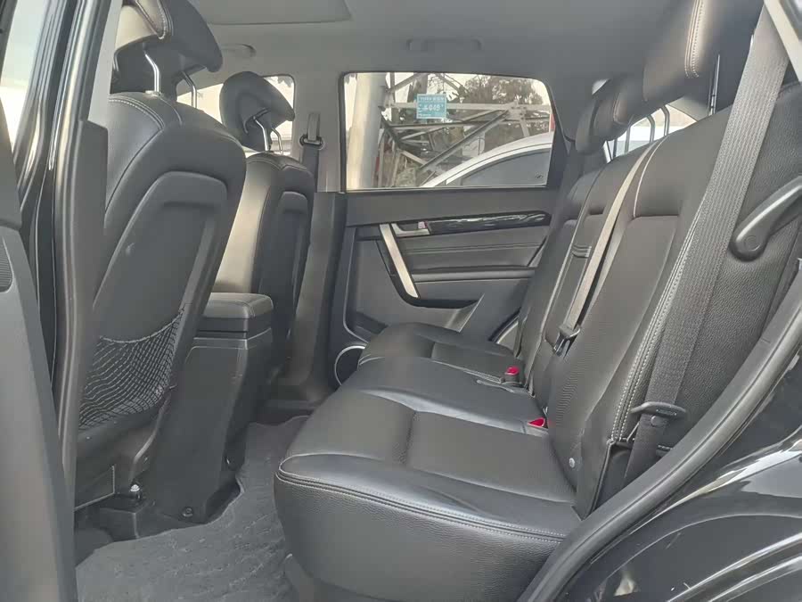 Chevrolet Captiva 2015 car image #6