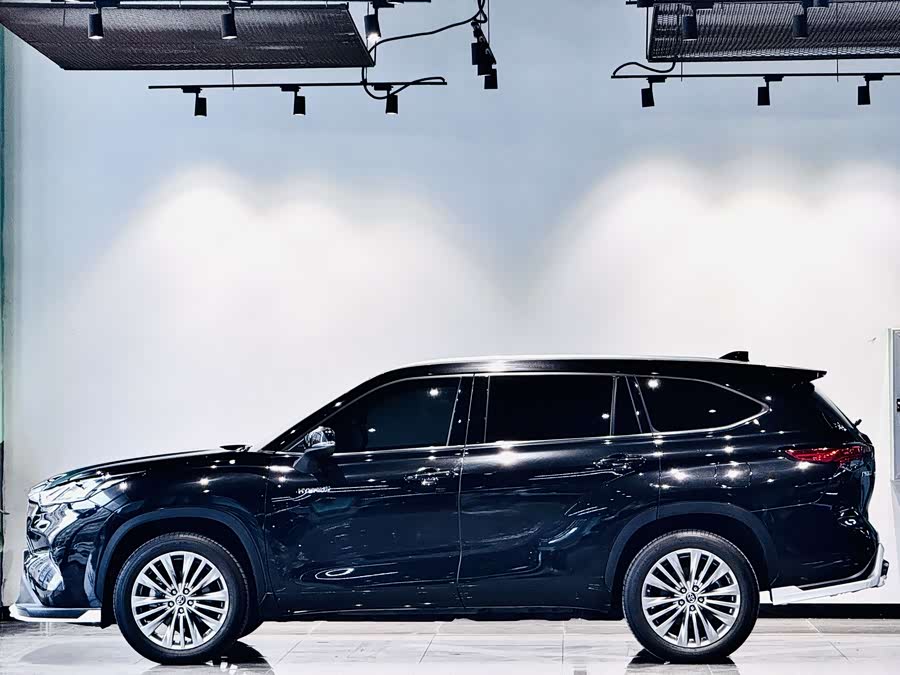 Toyota Highlander 2023 car image #6