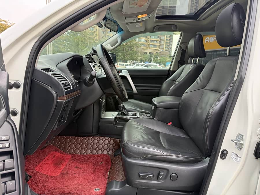 Toyota Land Cruiser Prado 2019 car image #6