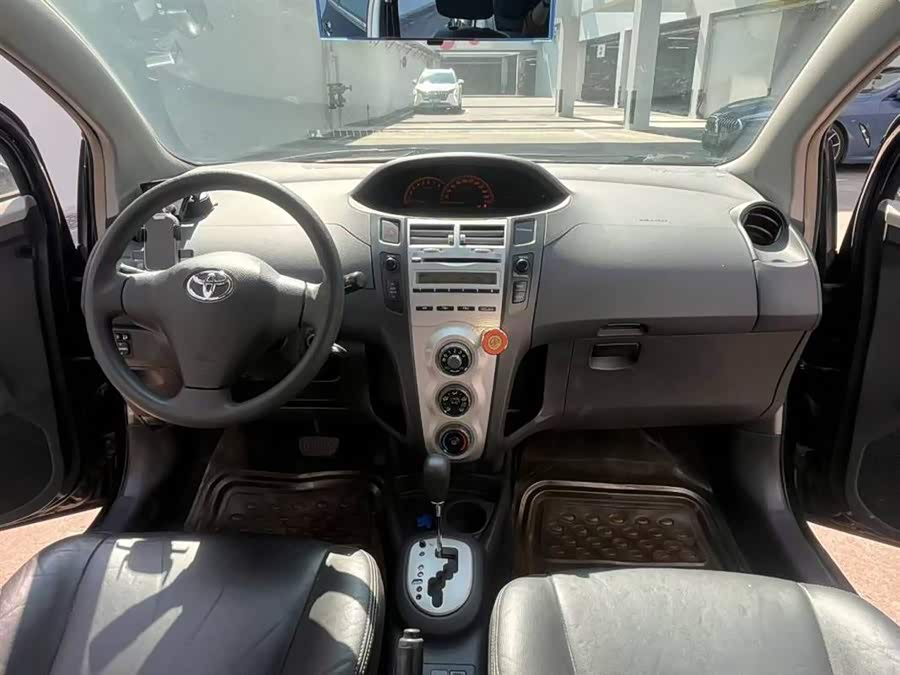 Toyota Yaris 2009 car image #6