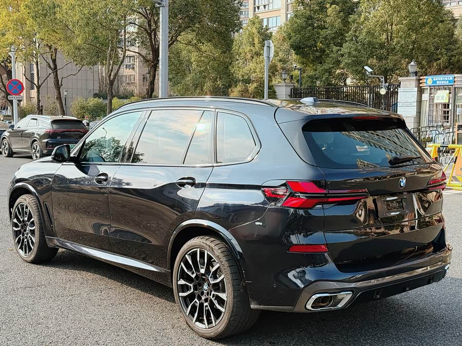 BMW X5 2024 car image #6