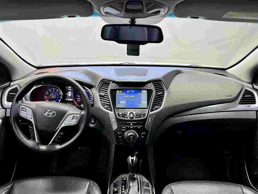 Hyundai Santa Fe 2016 car image #6