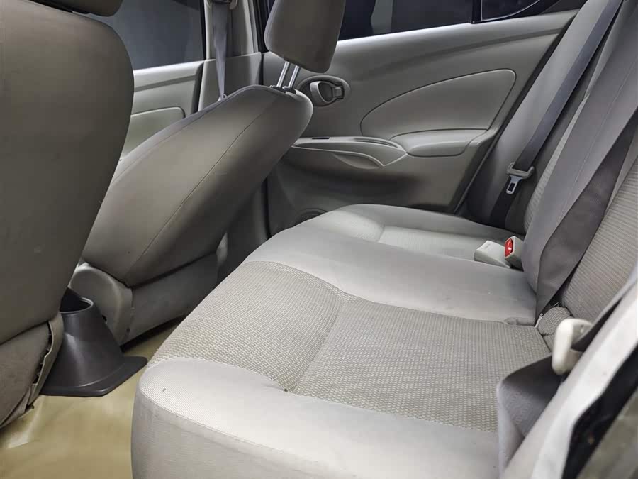 Nissan Sunny 2012 #6 Nissan Sunny 2012 car image #6