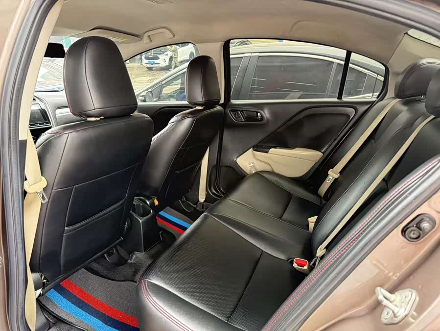 Honda Greiz 2018 #6 Honda Greiz 2018 صورة سيارة #6