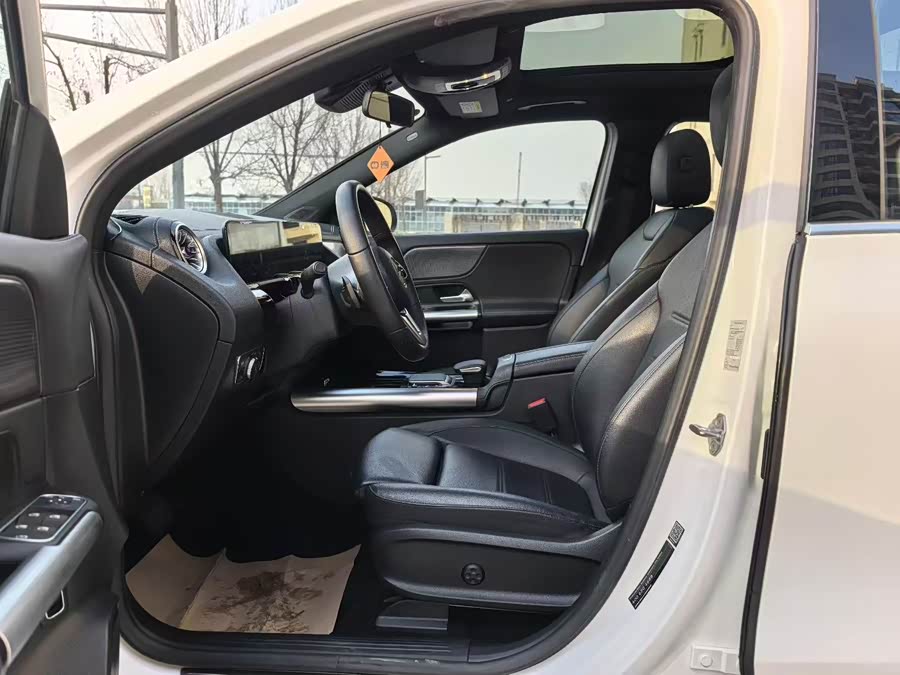 Mercedes-Benz EQA Class 2023 صورة سيارة #6