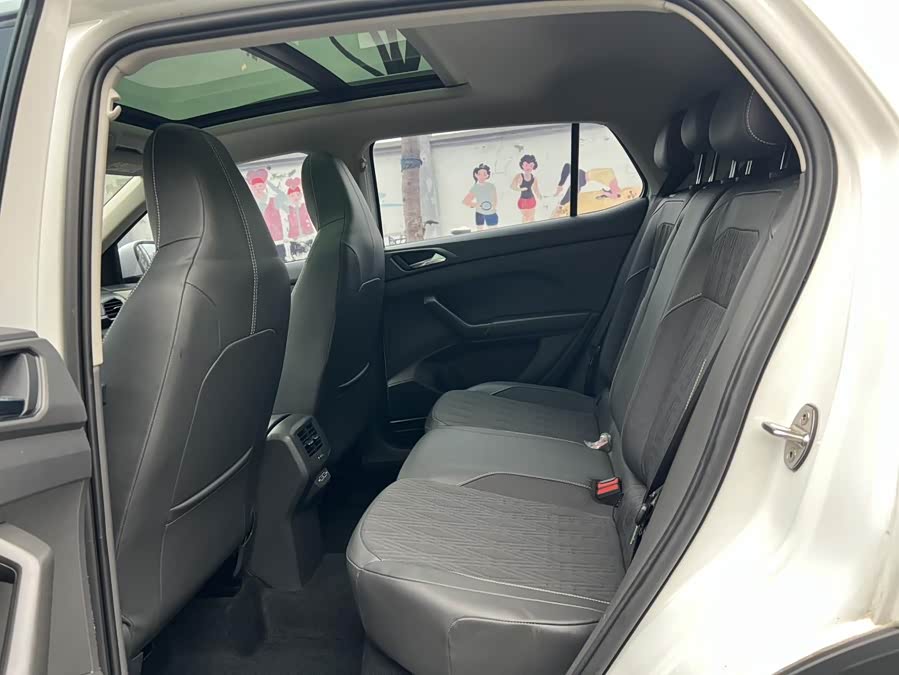 Volkswagen T-Cross 2019 #6 Volkswagen T-Cross 2019 car image #6