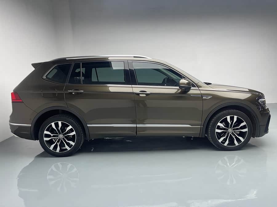 Volkswagen Tiguan L 2020 car image #6