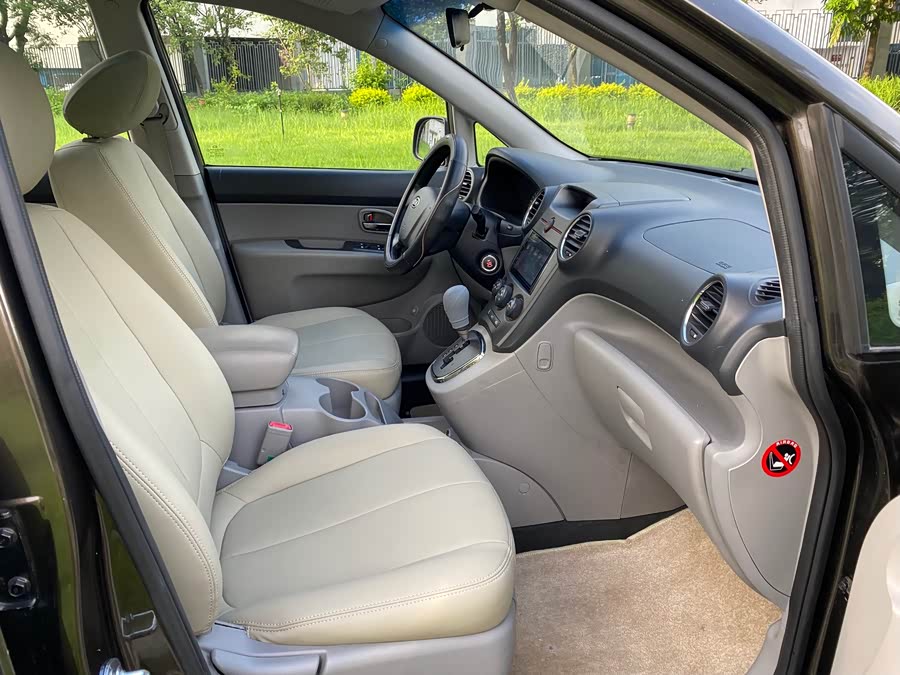 Kia Carens 2012 immagine di auto #6