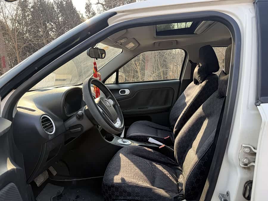 MG 3 2011 car image #6