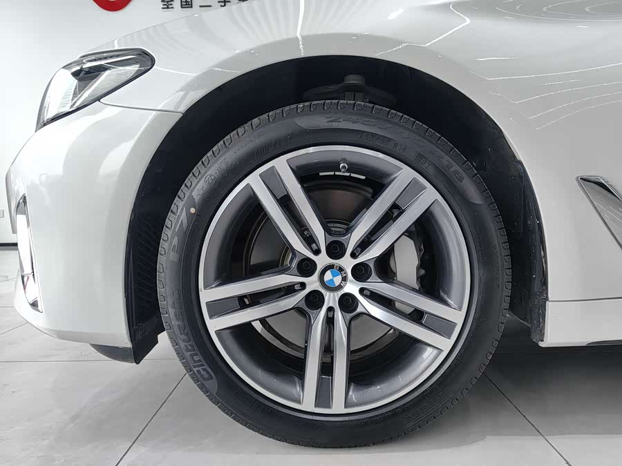 BMW 5 Series 2021 car image #6