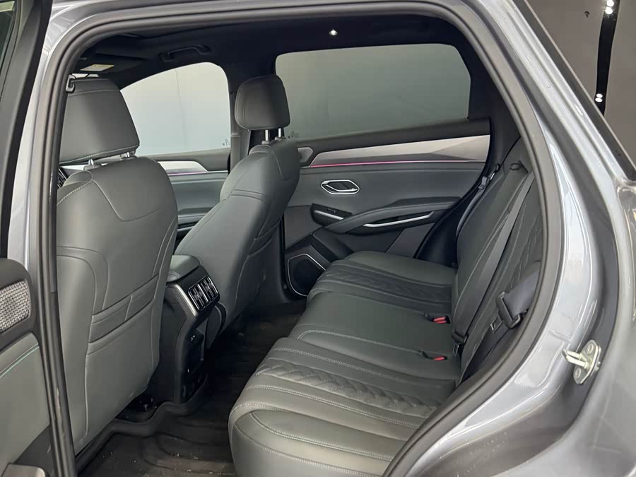 BYD SongL DM-i 2024 #6 BYD SongL DM-i 2024 car image #6