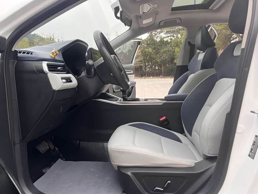 GEELY Emgrand 2022 car image #6