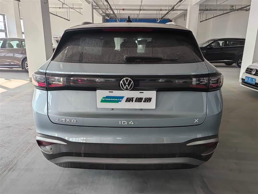 Volkswagen ID.4 X 2023 immagine di auto #6