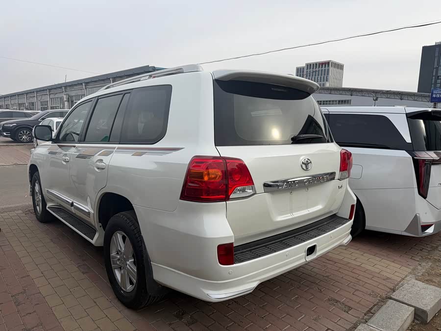 Toyota 2015 car image #6