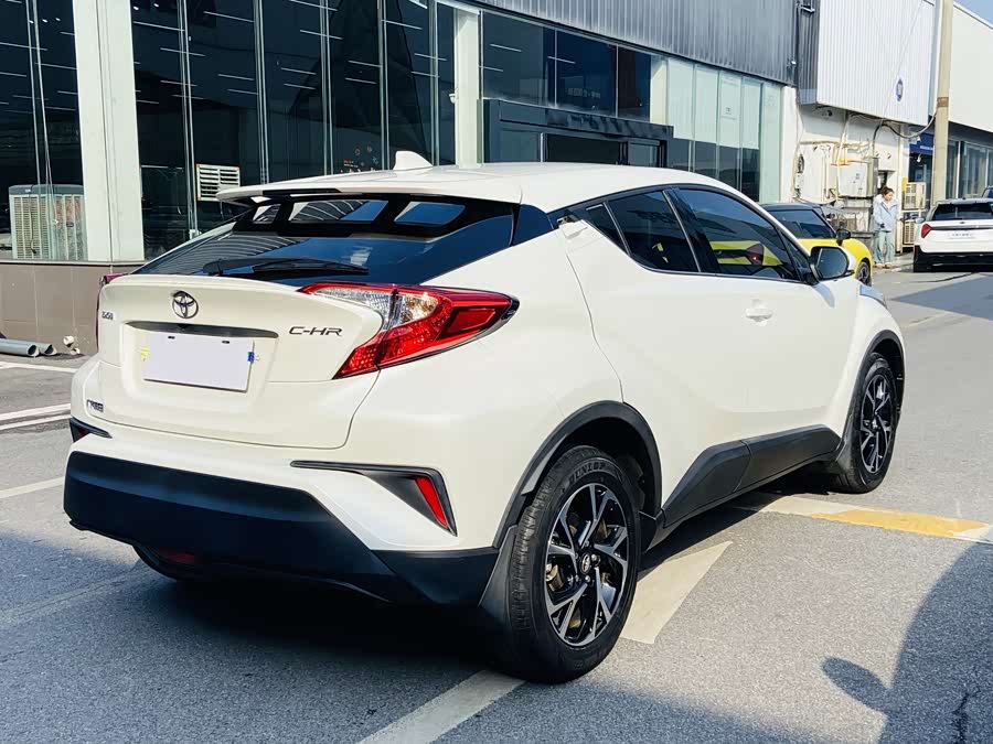 Toyota C-HR 2021 immagine di auto #6