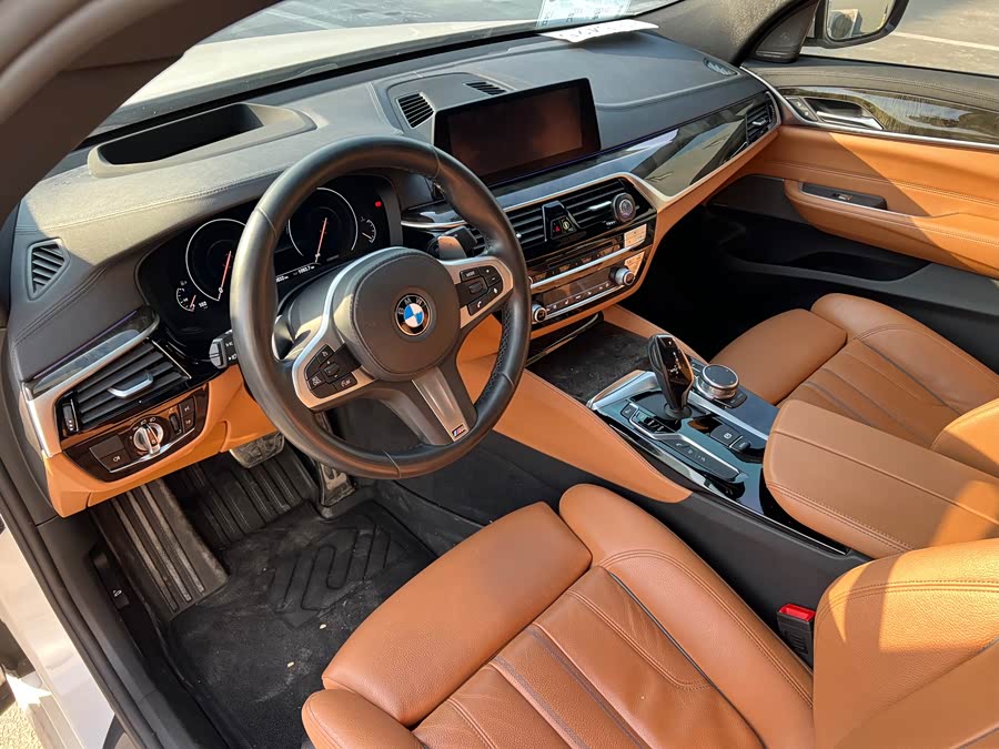 BMW 6 Series GT 2019 #6 BMW 6 Series GT 2019 car image #6