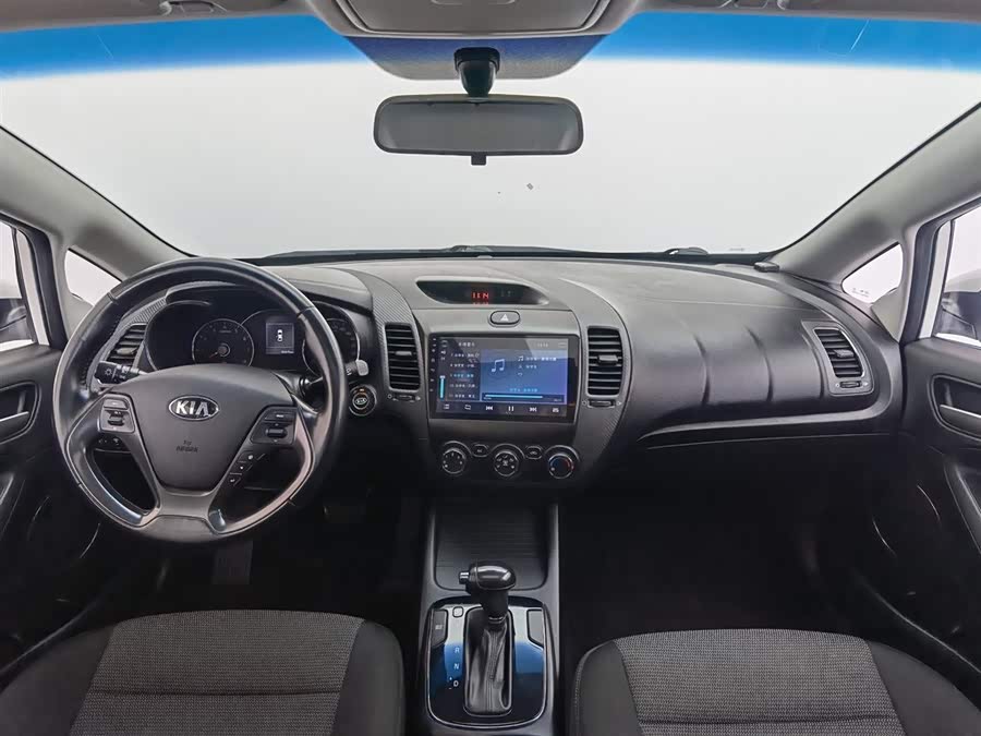 Kia K3 2017 car image #6
