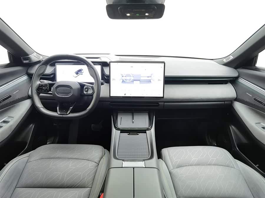 Lynk & Co 08 EM-P 2023 car image #6