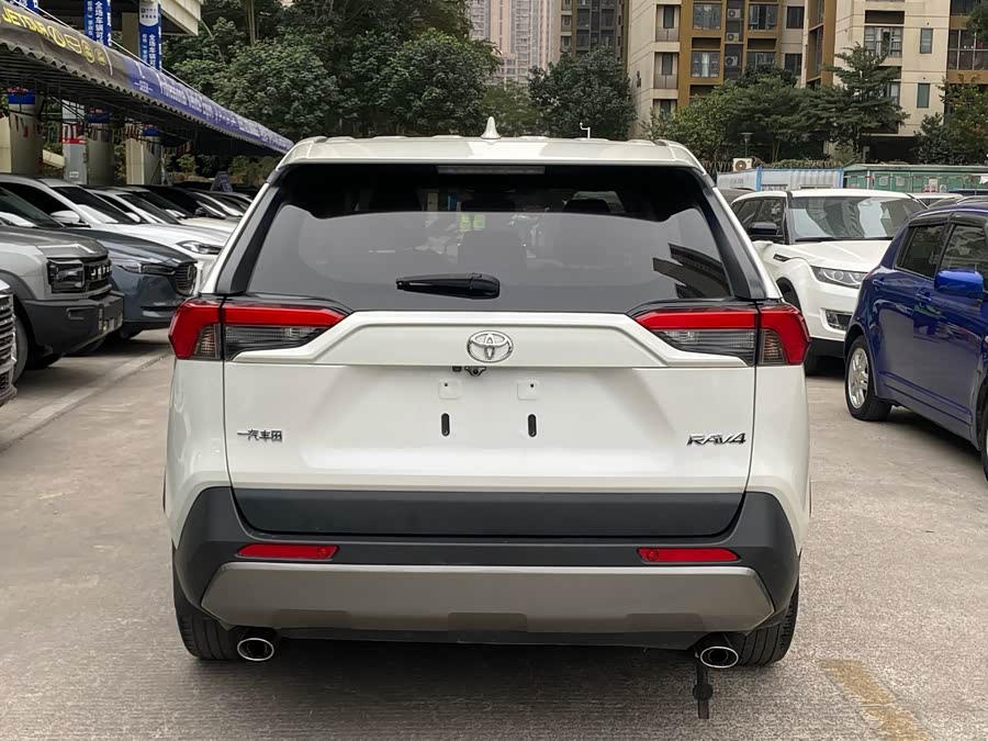Toyota RAV4 2019 car image #6