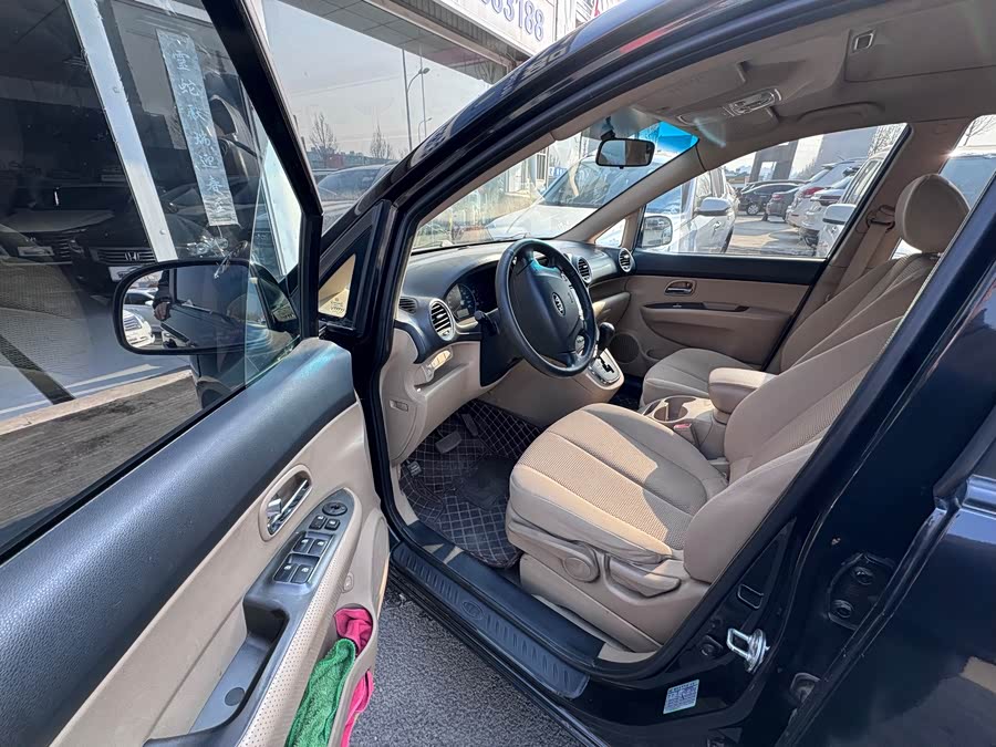 Kia Carens 2010 immagine di auto #6