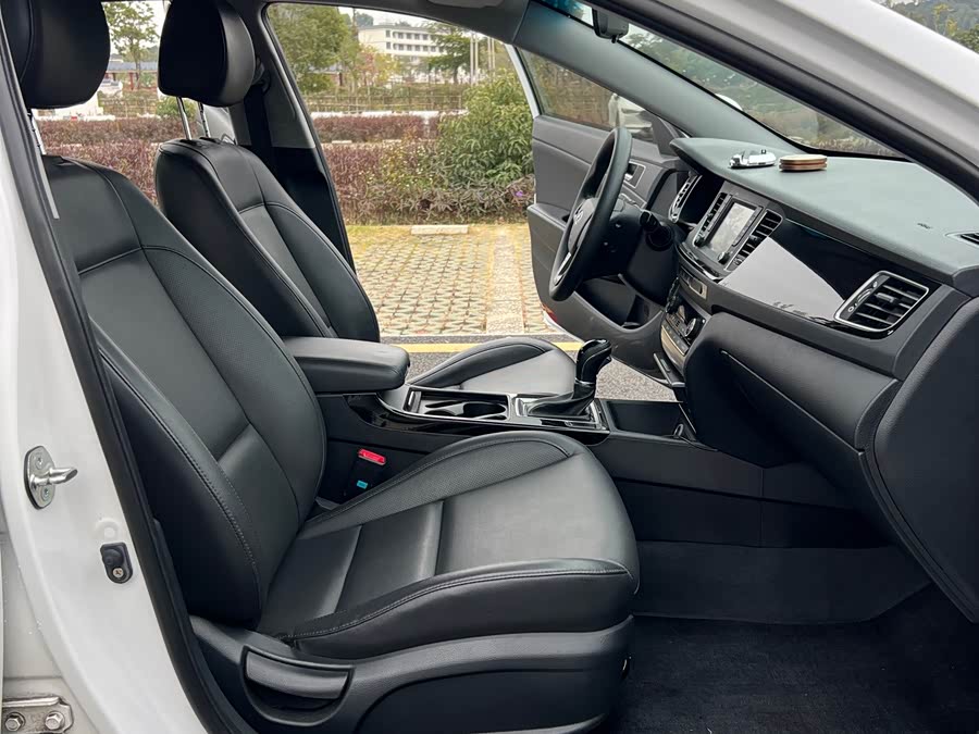 Hyundai Mistra 2016 car image #6