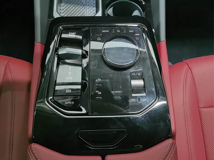 BMW i5 2025 car image #6