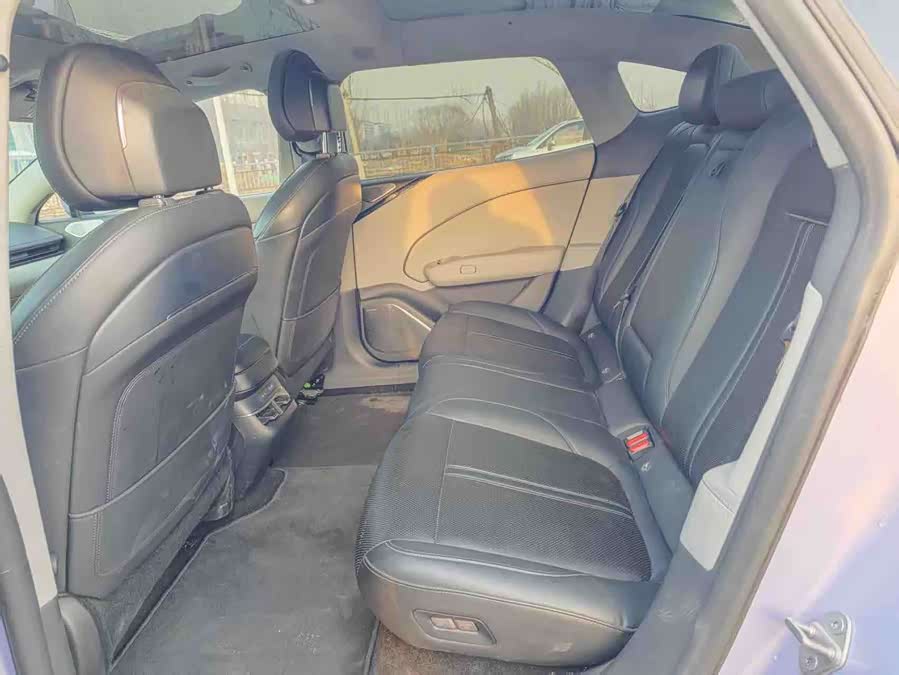 极氪 极氪007 2024 汽车图片 #6