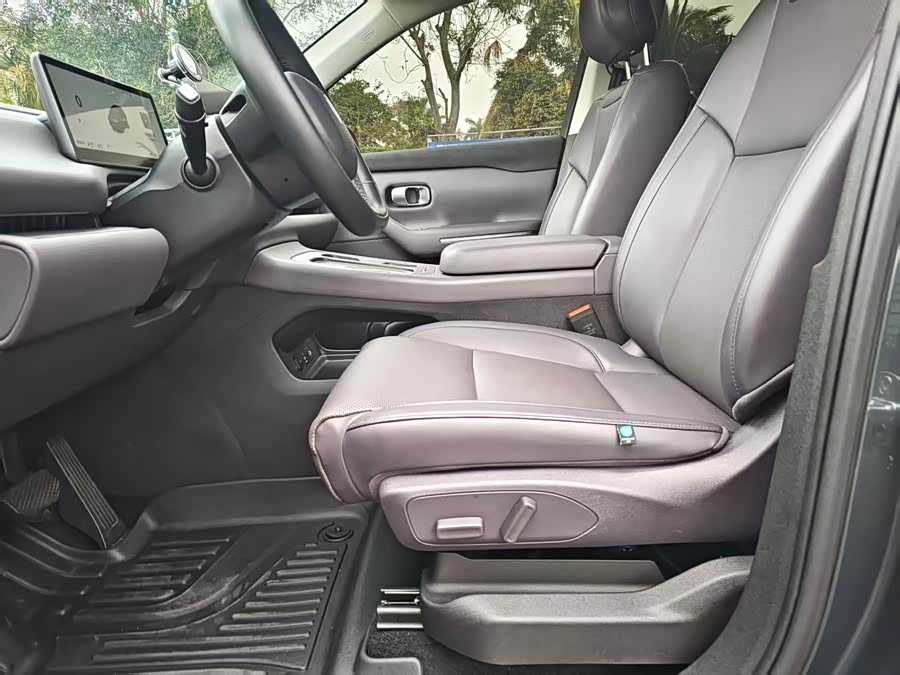 零跑汽车 零跑C16 2024 汽车图片 #6