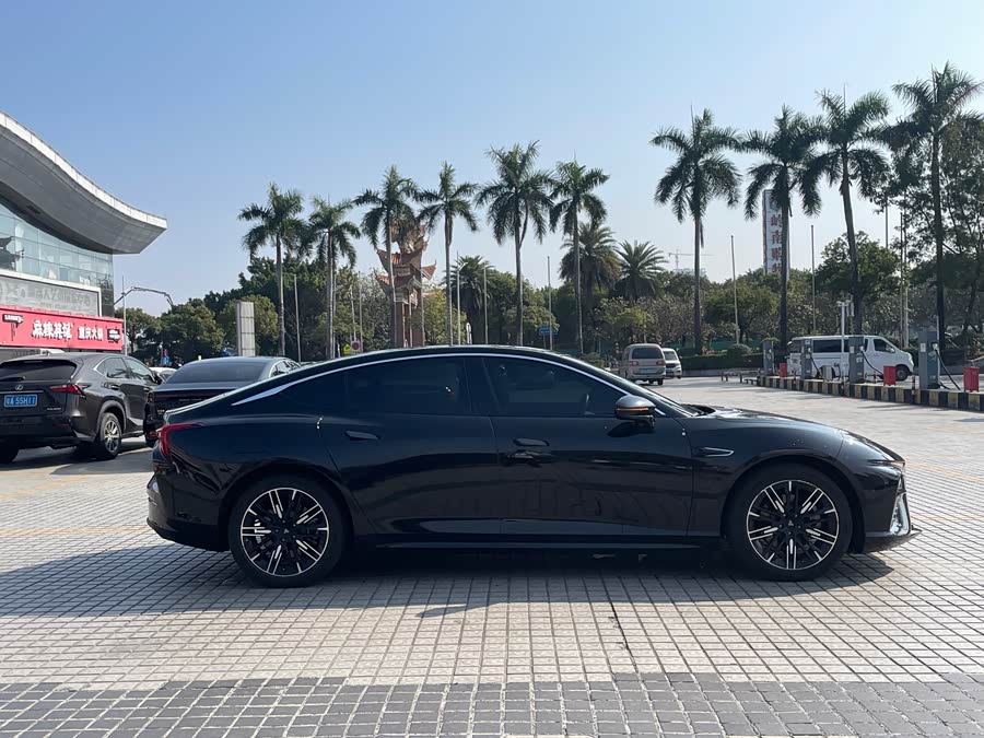 哪吒汽车 哪吒S 2023 汽车图片 #6