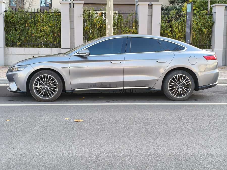 BYD Han 2025 car image #6