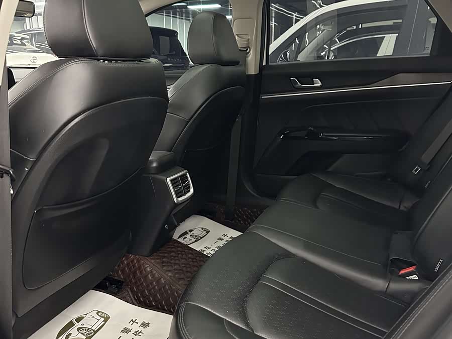 Kia K5 2022 car image #6