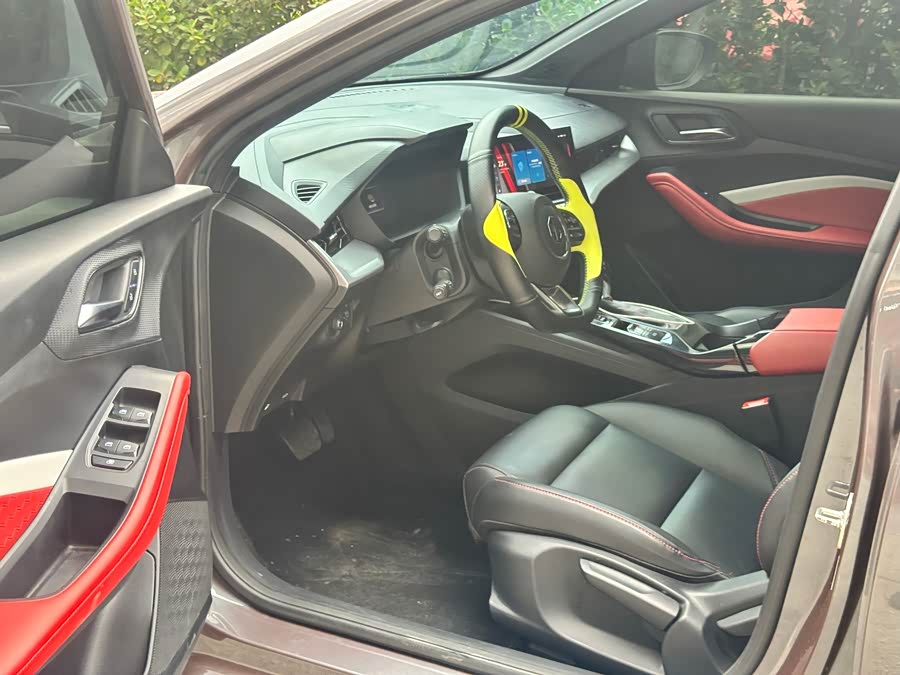 MG 4 EV 2025 car image #6