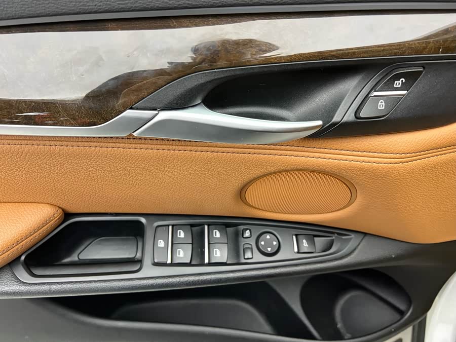 BMW X6 2018 imagem de carro #6