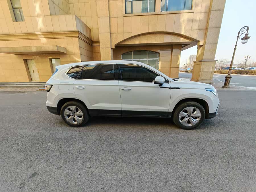 Volkswagen Tharu 2023 car image #6