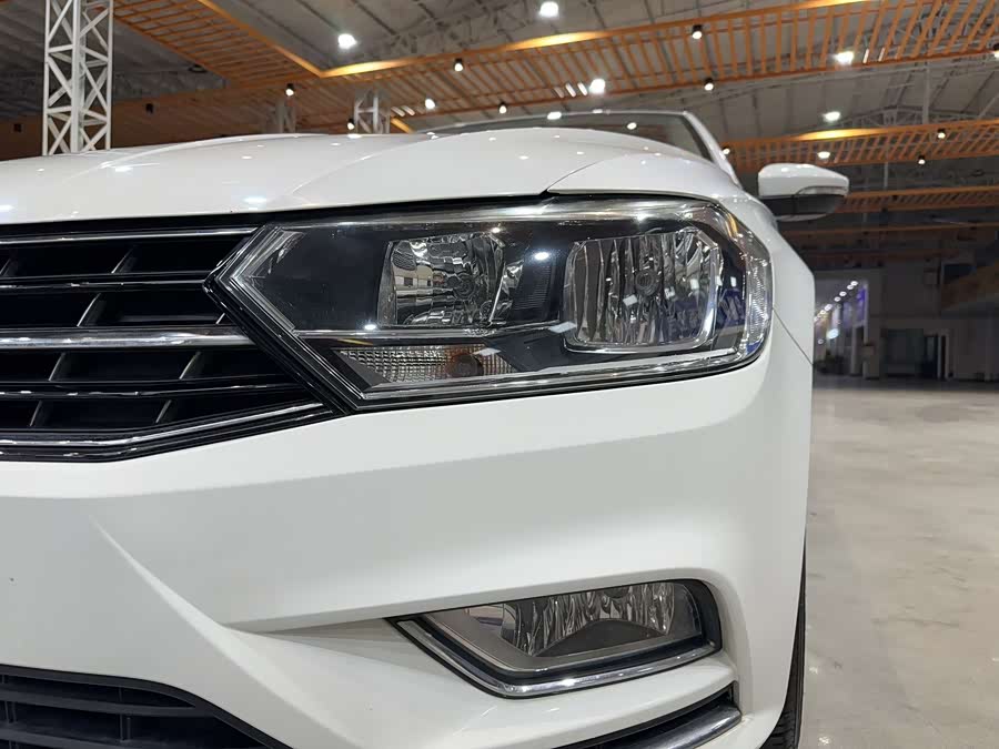 Volkswagen Bora 2017 car image #6