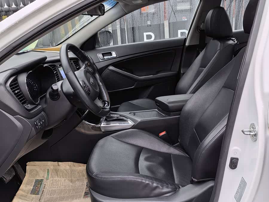 Kia K5 2015 car image #6