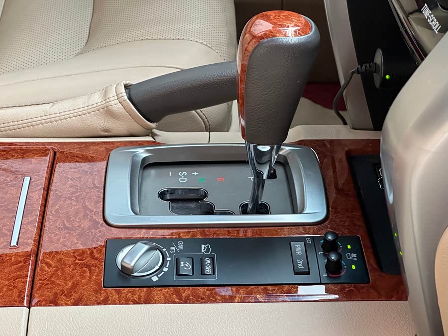 Toyota Land Cruiser 2015 immagine di auto #6