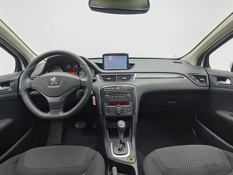 Peugeot 308 2015 car image #6