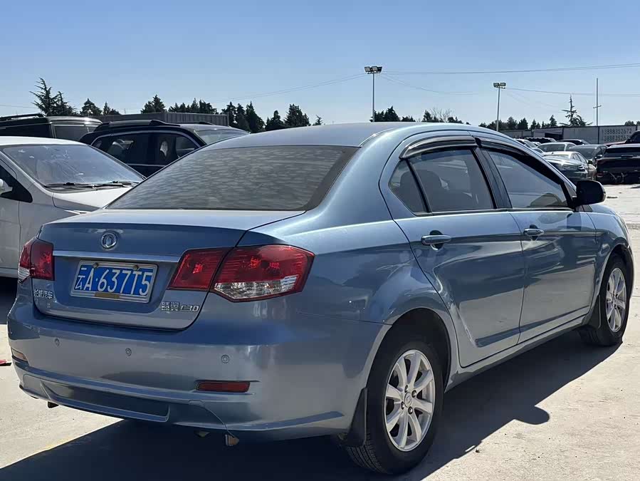 Great Wall C30 2010 car image #6