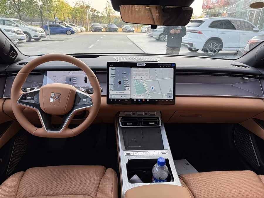 BYD HanL 2025 car image #6