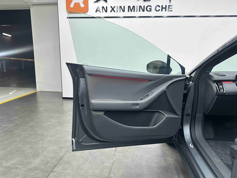 Xpeng P7+ 2025 car image #6