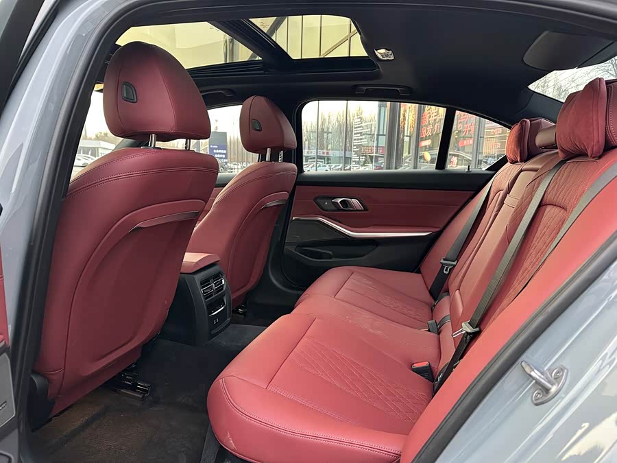 BMW 3 Series 2025 immagine di auto #6