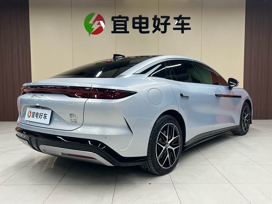 BYD HanL 2025 #6 BYD HanL 2025 car image #6