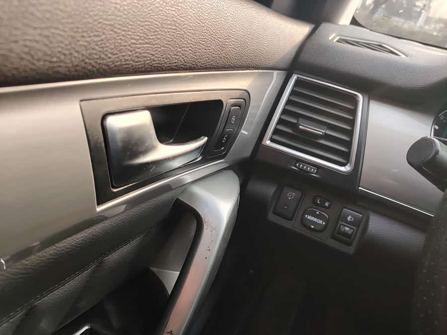 Haval H2 2014 #6 Haval H2 2014 car image #6