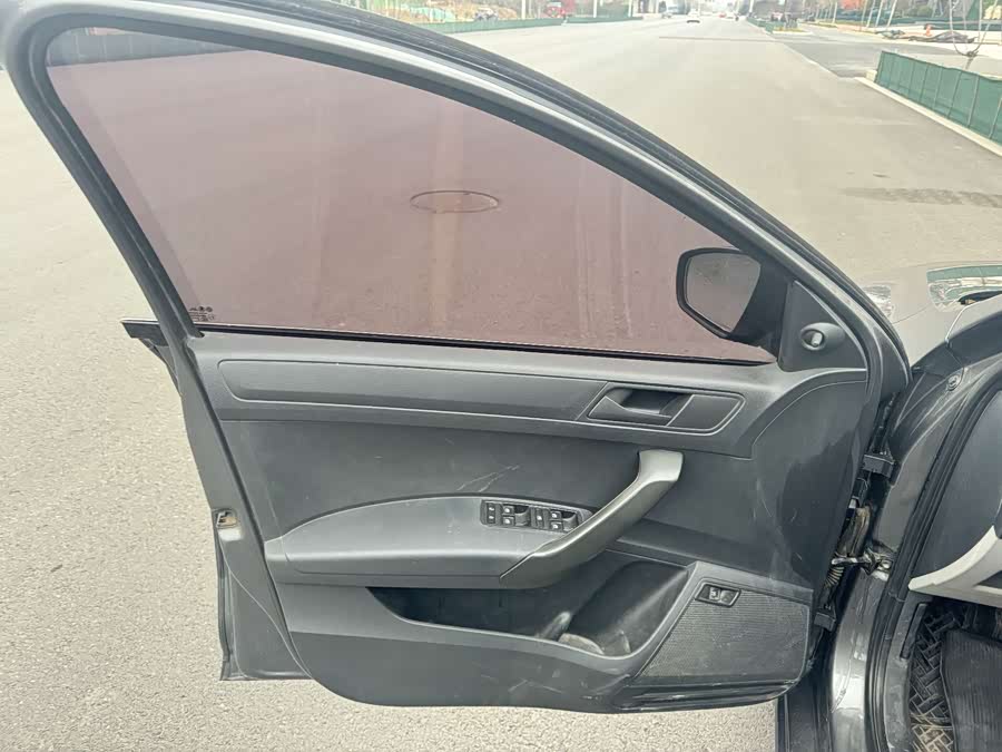 Skoda Rapid 2016 car image #6