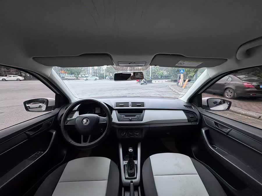 Skoda Fabia 2015 صورة سيارة #6